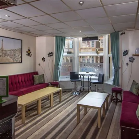 Guest house Rossall House , For Families & Couples 3*