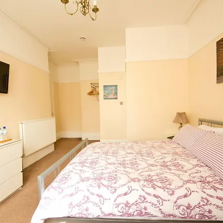 Guest house Rossall House , For Families & Couples Blackpool