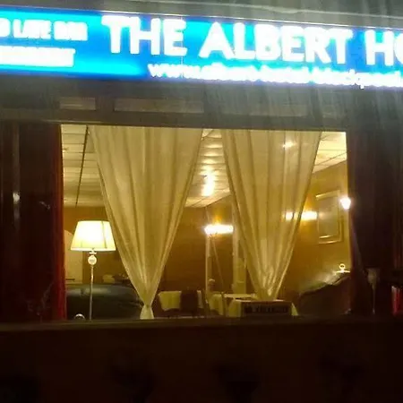Гостевой дом The Near Winter Gardens