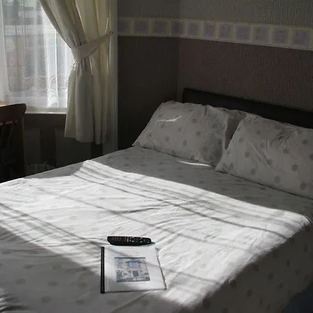 Glen Allan 3*