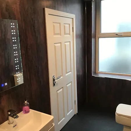 Shores Apartment *