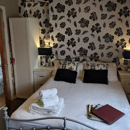 Hotel The New Guilderoy 2*