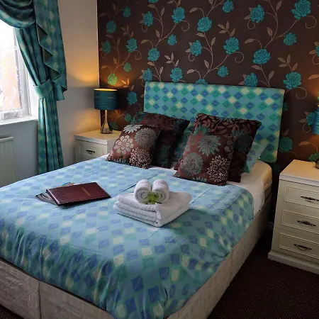 The New Guilderoy Hotel 2*