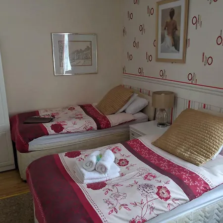 The New Guilderoy Hotel 2*