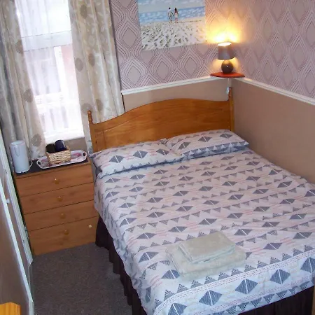 The Chelston Bed & Breakfast 2*