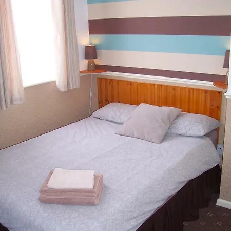 The Chelston Bed & Breakfast 2*