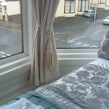 Mr Sandman’s 2* Blackpool