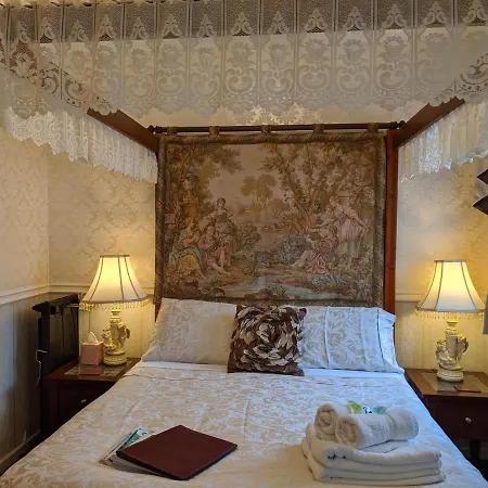 The New Guilderoy Hotel 2*