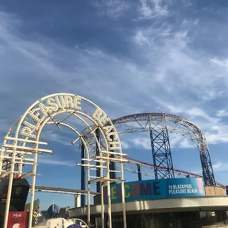 Shores * Blackpool